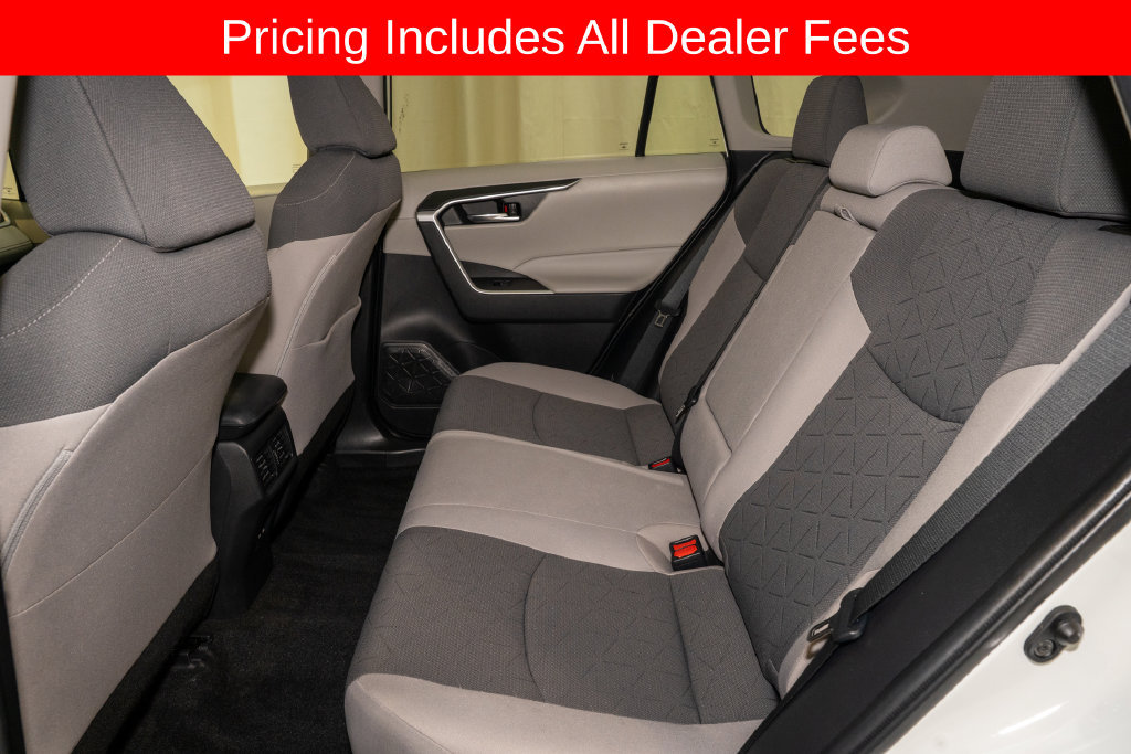 Used 2022 Toyota RAV4 XLE FWD image 8