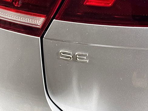 Certified 2023 Volkswagen Tiguan SE R-Line image 24