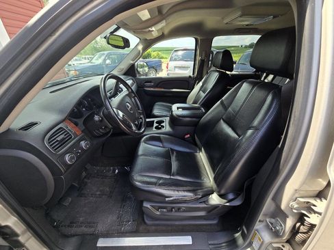 Used 2007 GMC Yukon XL SLT w/ SLT Preferred Equipment Group image 10