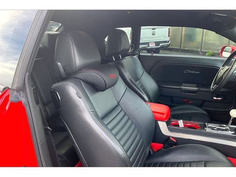 Used 2014 Dodge Challenger R/T Plus image 7