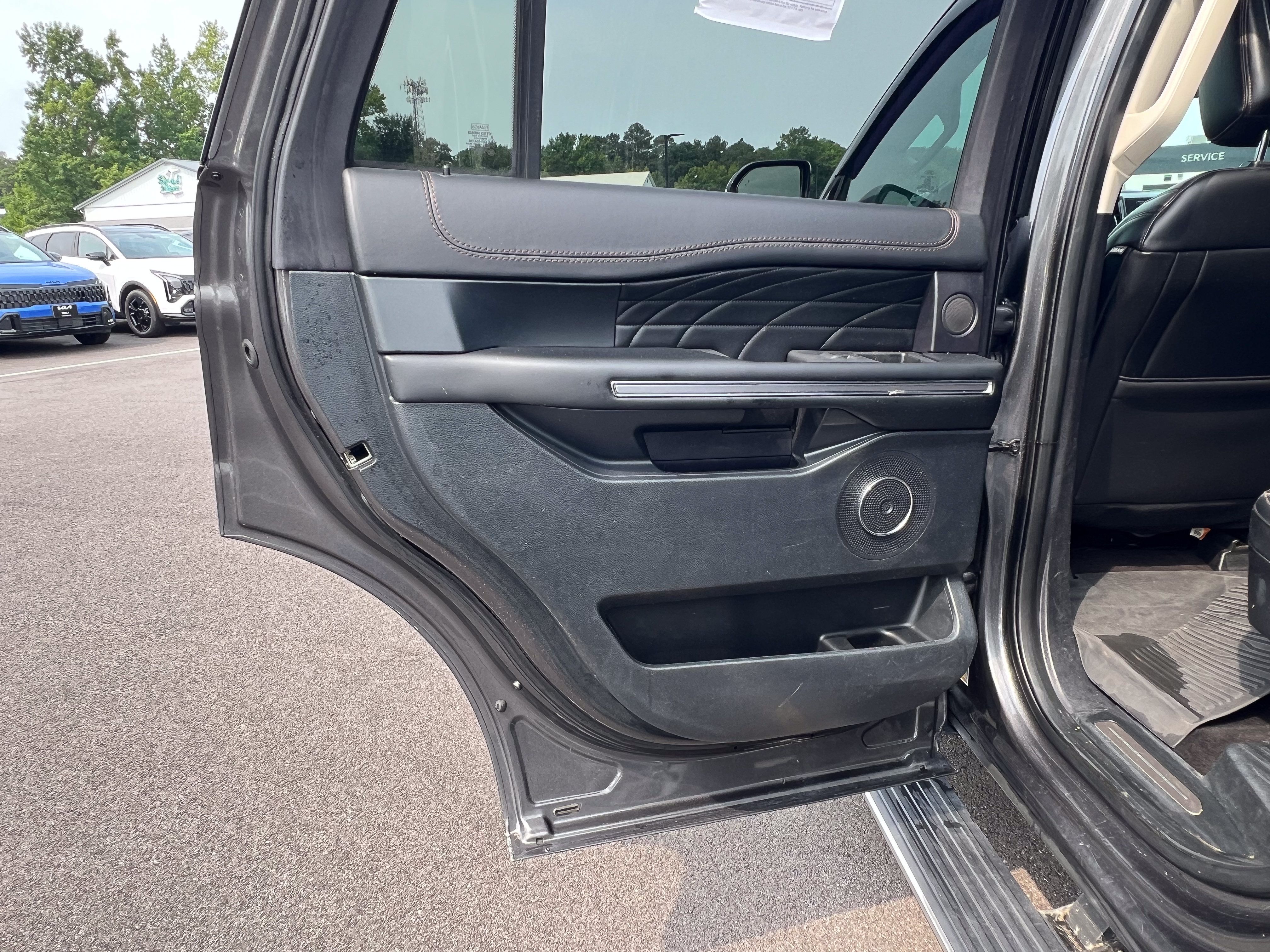 Used 2020 Ford Expedition Platinum AWD/4WD image 25