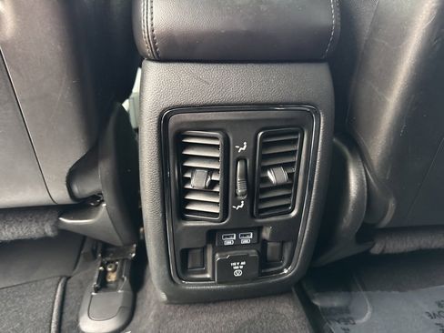 Used 2019 Jeep Grand Cherokee Limited image 21