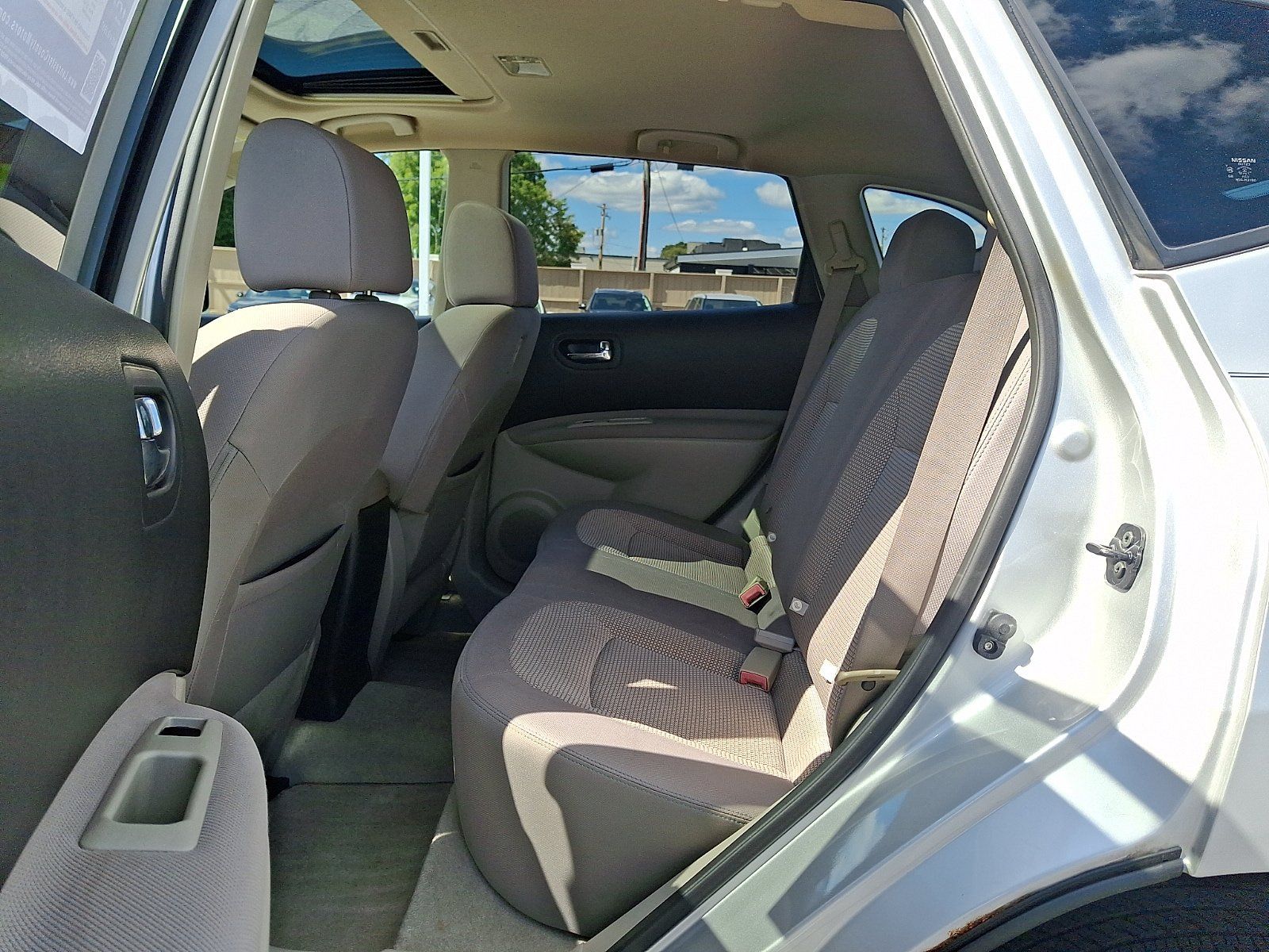 Used 2012 Nissan Rogue SV w/ Premium Pkg AWD/4WD image 10