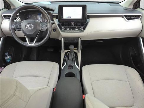 Used 2023 Toyota Corolla Cross LE w/ Moonroof Package FWD image 18