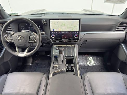 Used 2025 Lexus GX 550 w/ Accessory Package (2T) AWD/4WD image 13