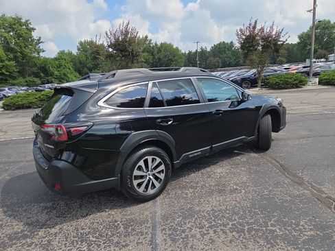 Certified 2025 Subaru Outback Premium AWD/4WD image 8