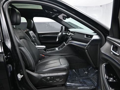 Used 2023 Jeep Grand Cherokee L Overland image 32