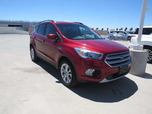 Used 2019 Ford Escape SEL AWD/4WD image 2