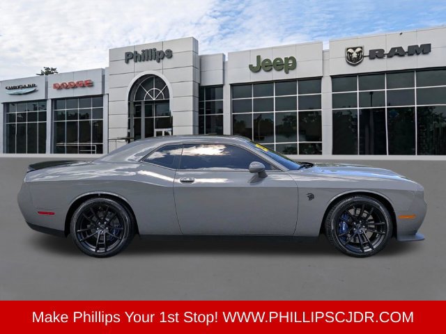 Used 2023 Dodge Challenger SRT Hellcat RWD image 2