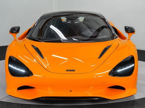 Used 2024 McLaren 750S Spider image 11