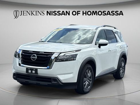 Certified 2024 Nissan Pathfinder SV FWD image 14