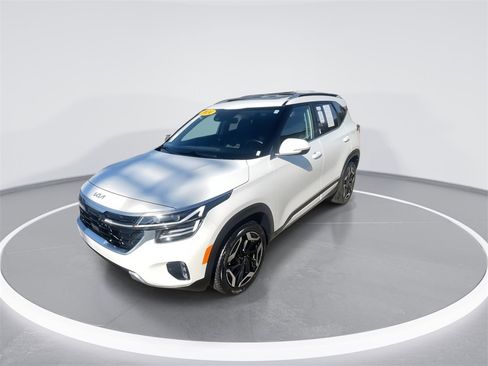 Used 2024 Kia Seltos SX w/ SX Sunroof Package image 4