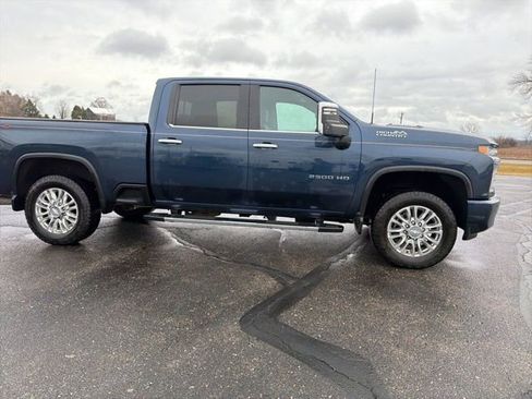 Used 2020 Chevrolet Silverado 2500 High Country w/ Technology Package image 2