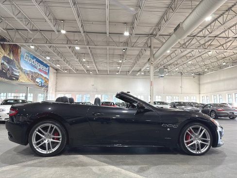 Used 2015 Maserati GranTurismo Sport image 32