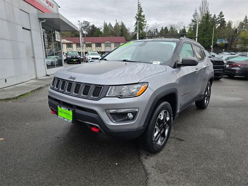 Used 2018 Jeep Compass Trailhawk image 3