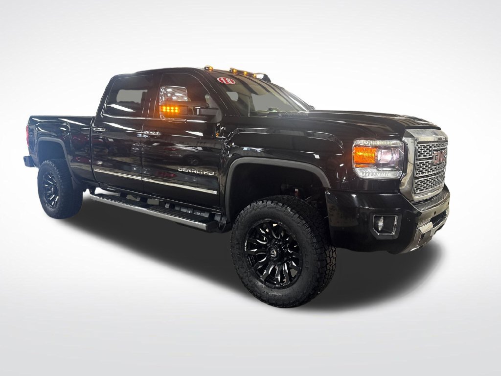Used 2018 GMC Sierra 2500 Denali w/ Duramax Plus Package AWD/4WD image 8