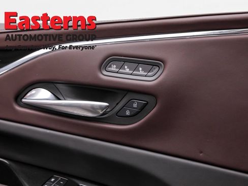 Used 2024 Cadillac Escalade Sport Platinum w/ LPO, ONYX Package image 19