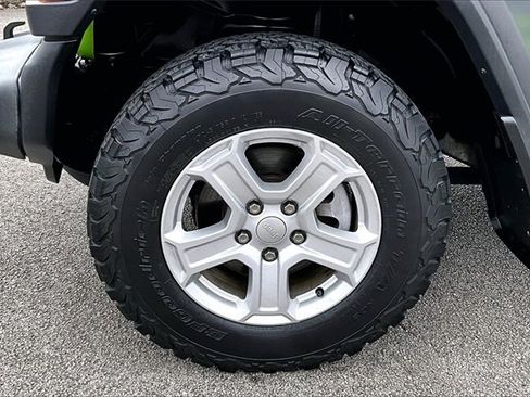 Used 2018 Jeep Wrangler Sport S image 27