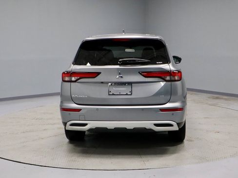 Used 2022 Mitsubishi Outlander SE image 10