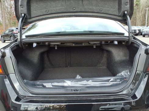 New 2025 Nissan Altima 2.5 SR image 6