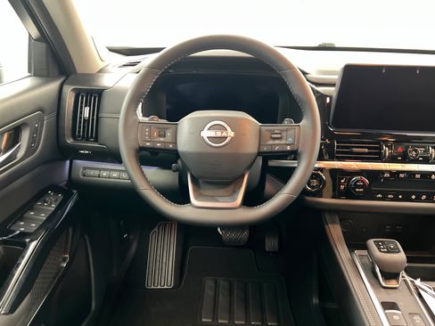 New 2026 Nissan Pathfinder Platinum AWD/4WD image 12