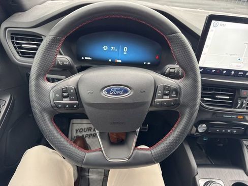 Used 2023 Ford Escape ST-Line Select w/ Tech Pack #2 image 2