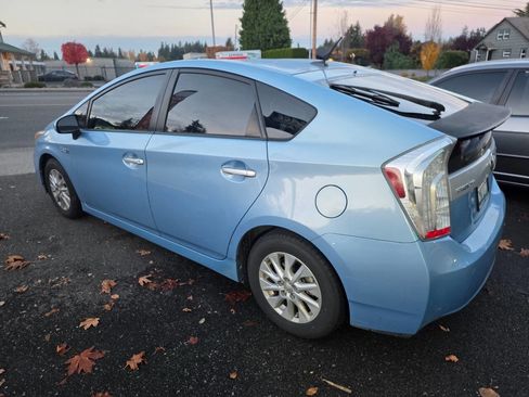 Used 2012 Toyota Prius Plug-In Hybrid image 4