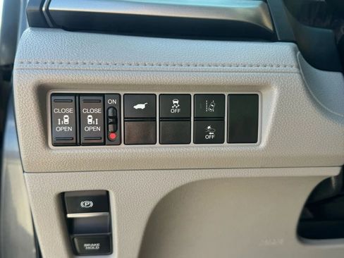 Used 2019 Honda Odyssey EX-L image 12