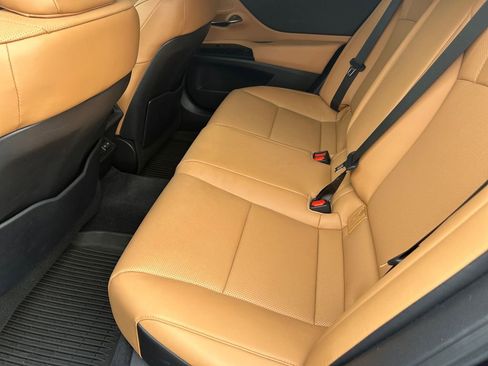 Used 2024 Lexus ES 350 w/ Premium Package FWD image 14