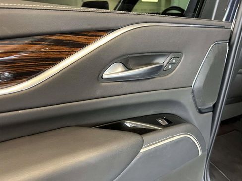 Certified 2023 Cadillac Escalade ESV Luxury image 12