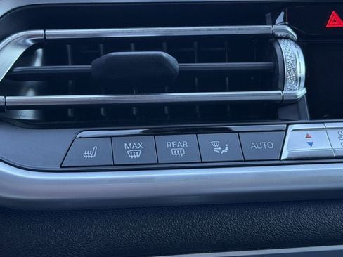 Used 2022 BMW X5 sDrive40i w/ Premium Package image 22