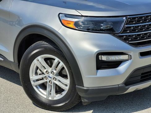 Used 2023 Ford Explorer XLT w/ Equipment Group 202A RWD image 9