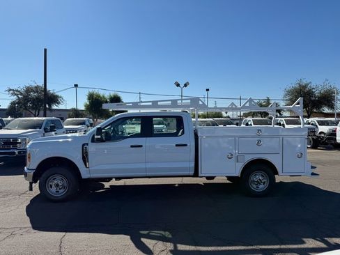 New 2026 Ford F250 XL w/ XL Chrome Package image 4