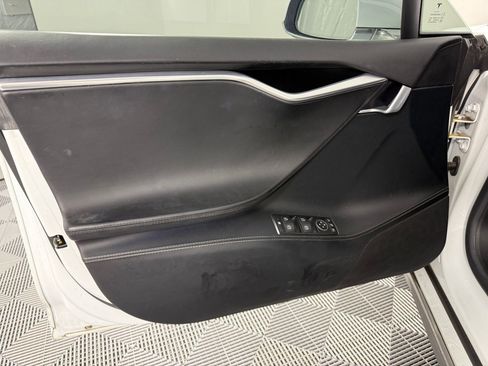 Used 2016 Tesla Model S 70D image 23