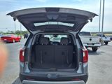 Used 2023 GMC Acadia SLT image 5