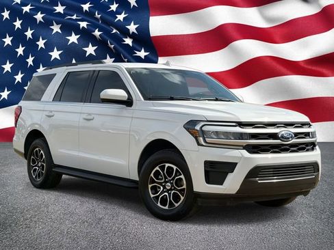 Certified 2022 Ford Expedition XLT image 2