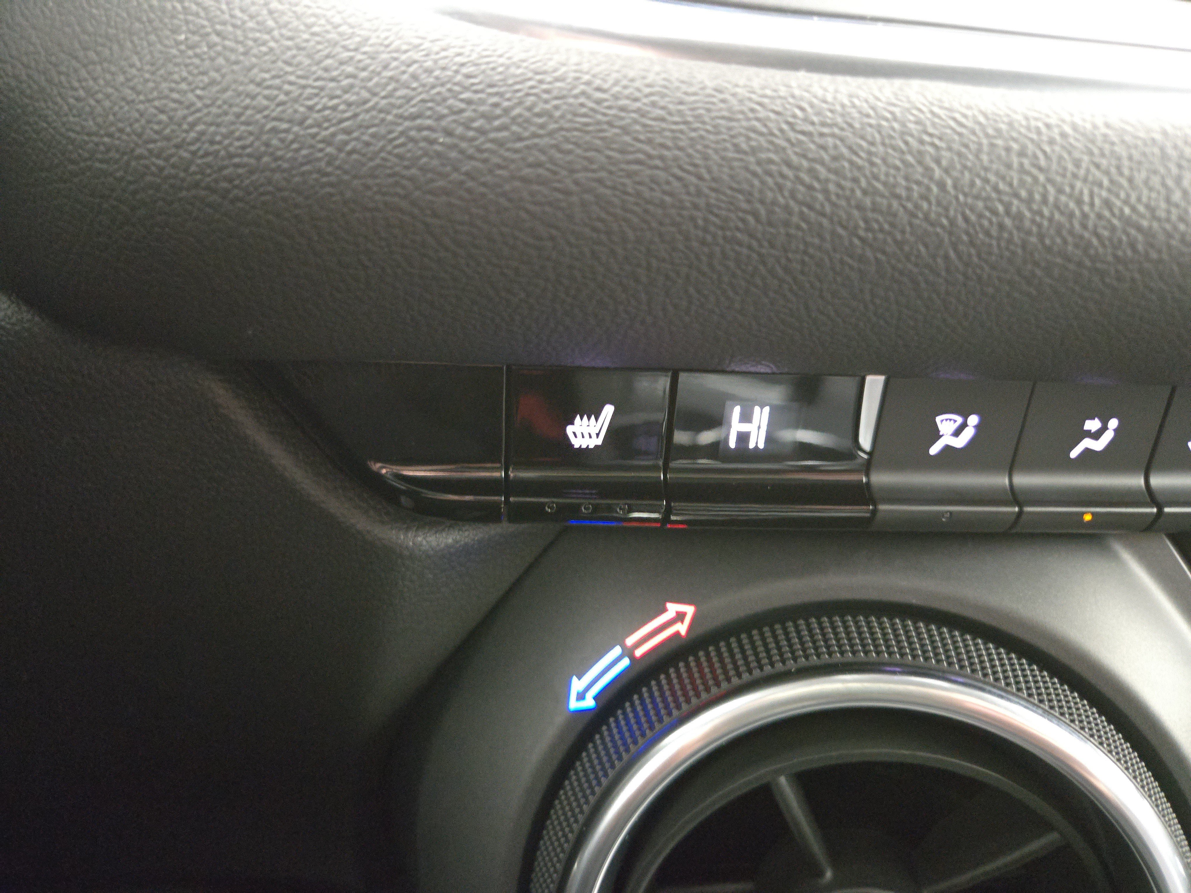 Certified 2024 Chevrolet Blazer LT w/ Convenience Package FWD image 25