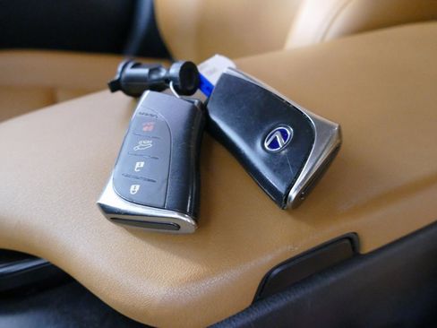 Used 2021 Lexus UX 250h w/ Premium Package image 12