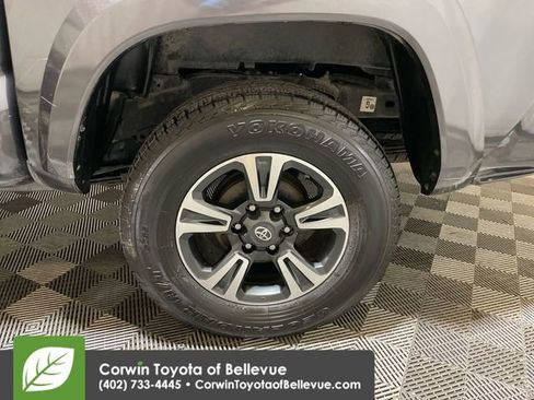 Used 2018 Toyota Tacoma TRD Sport image 25
