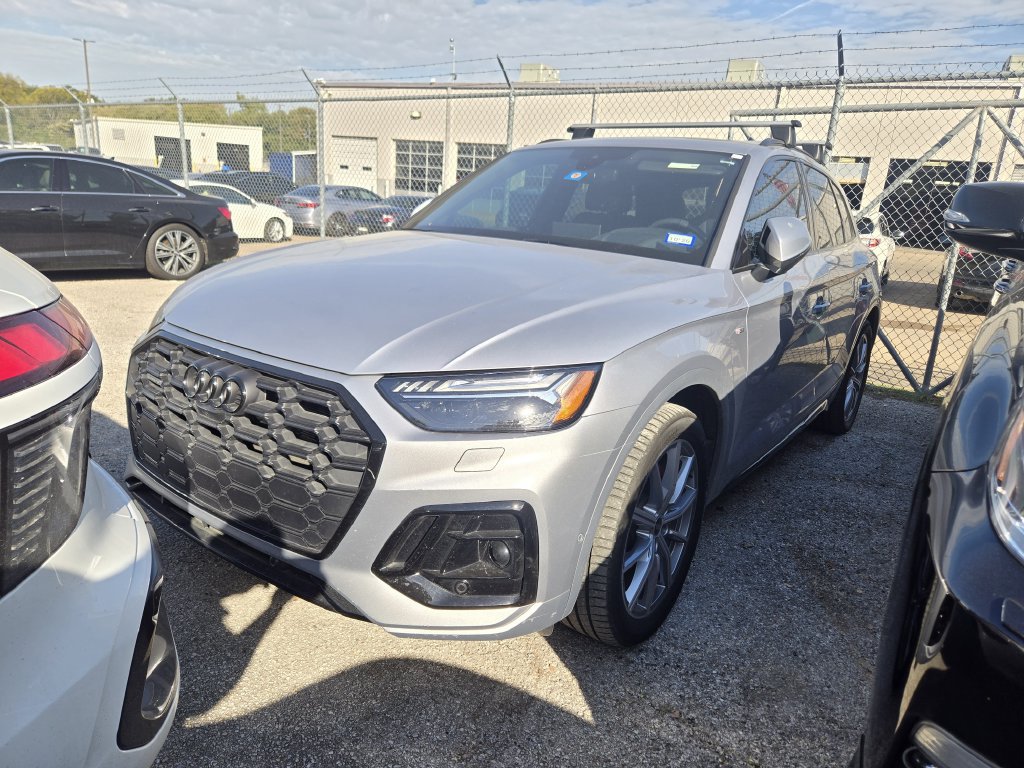 Used 2024 Audi Q5 e Prestige AWD/4WD image 4