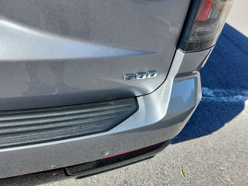 Used 2025 Cadillac Escalade ESV Sport w/ Touring Package image 5