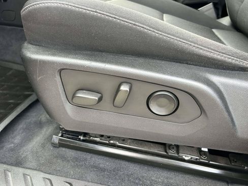 Used 2023 Chevrolet Colorado W/T w/ WT Convenience Package II AWD/4WD image 15