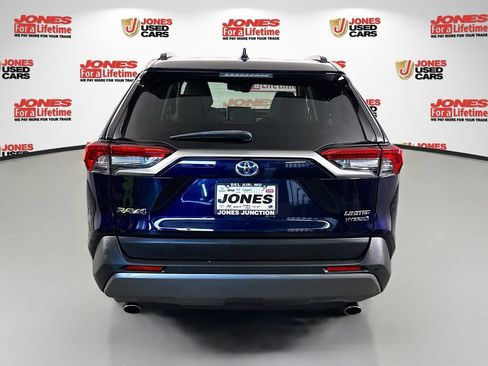 Used 2019 Toyota RAV4 Limited w/ Carpet Mat Package AWD/4WD image 15