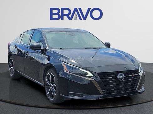 Used 2024 Nissan Altima 2.5 SR FWD image 6