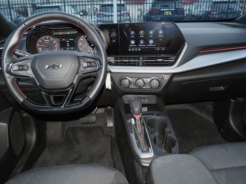 Certified 2025 Chevrolet Trax RS w/ Driver Confidence Package image 11