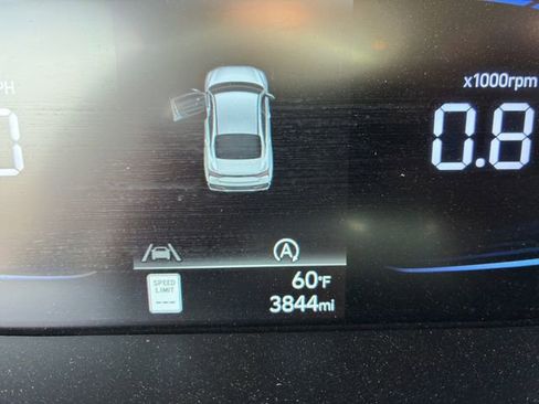 Used 2025 Hyundai Elantra SE w/ Cargo Package image 22