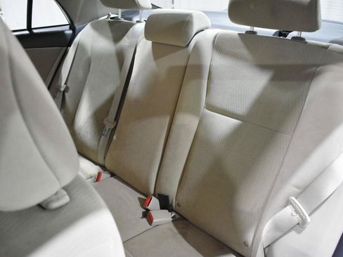 Used 2012 Toyota Corolla LE FWD image 18