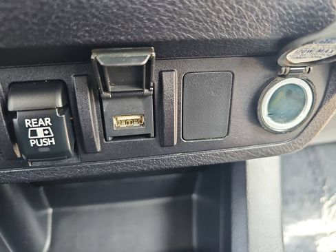 Used 2021 Toyota Tacoma SR5 RWD image 23