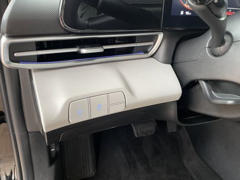 Used 2024 Hyundai Elantra Limited image 26