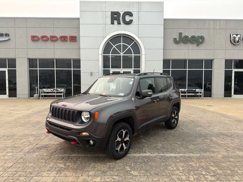 Used 2019 Jeep Renegade Trailhawk AWD/4WD image 2